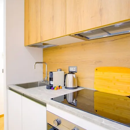 Elegantis Gracchi - Your Chic Retreat In - Vatican Area Apartment