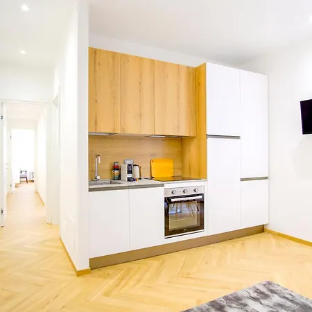 Elegantis Gracchi - Your Chic Retreat In - Vatican Area Apartmán *