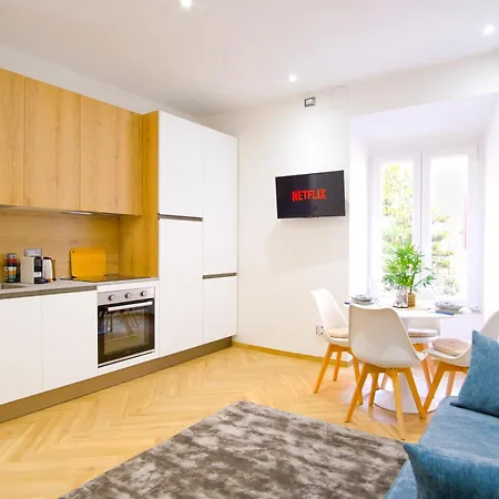 Elegantis Gracchi - Your Chic Retreat In - Vatican Area Rom